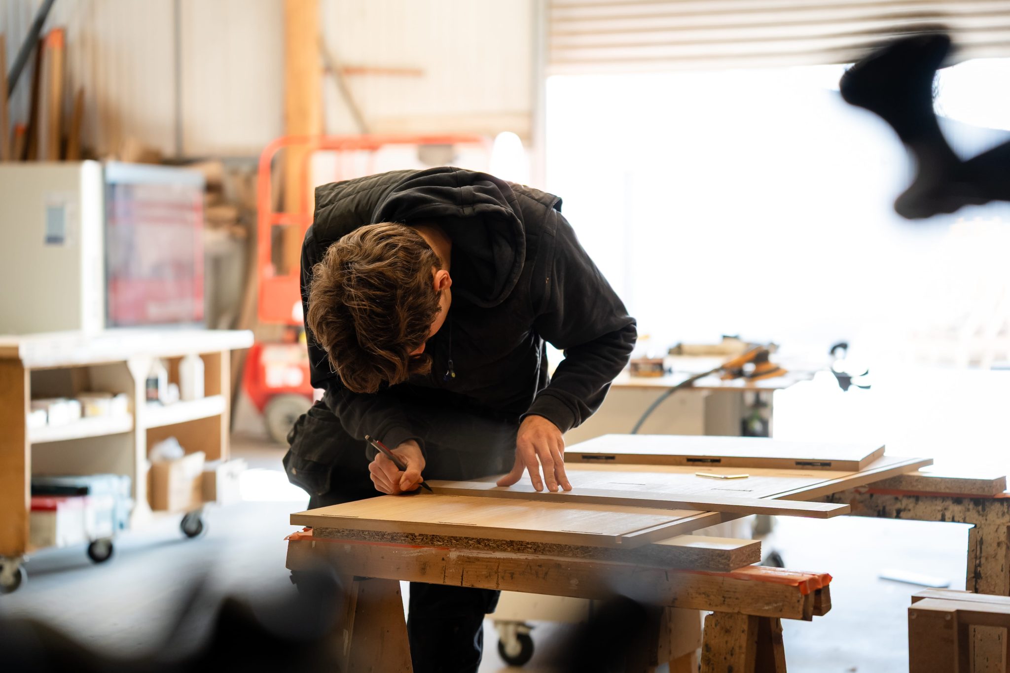 You are currently viewing Chambre sur mesure : confort, rangement et style dans un même projet